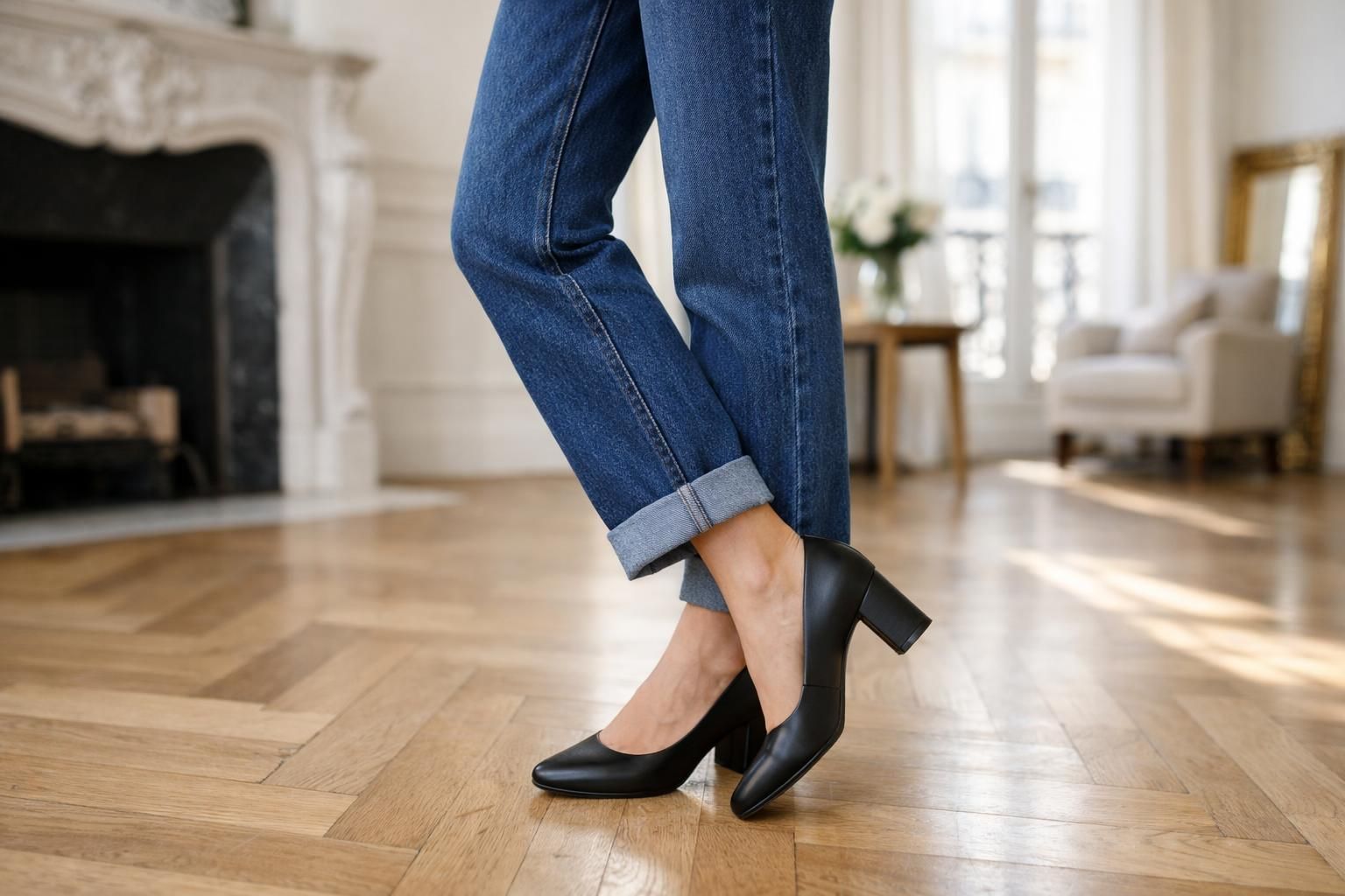 découvrez comment associer des escarpins avec un jean pour créer un look élégant et moderne, alliant confort et style avec des conseils mode simples et efficaces.